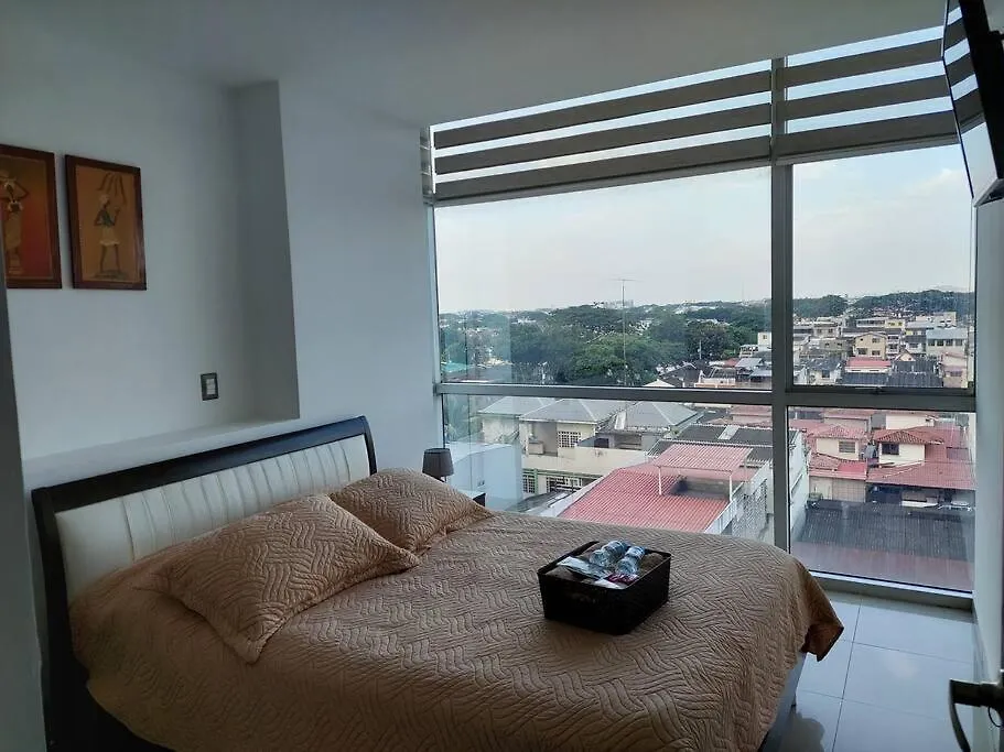 Coral Suite Con Vista Ciudad/Piscina, Gym, Parqueo Guayaquil Apartment